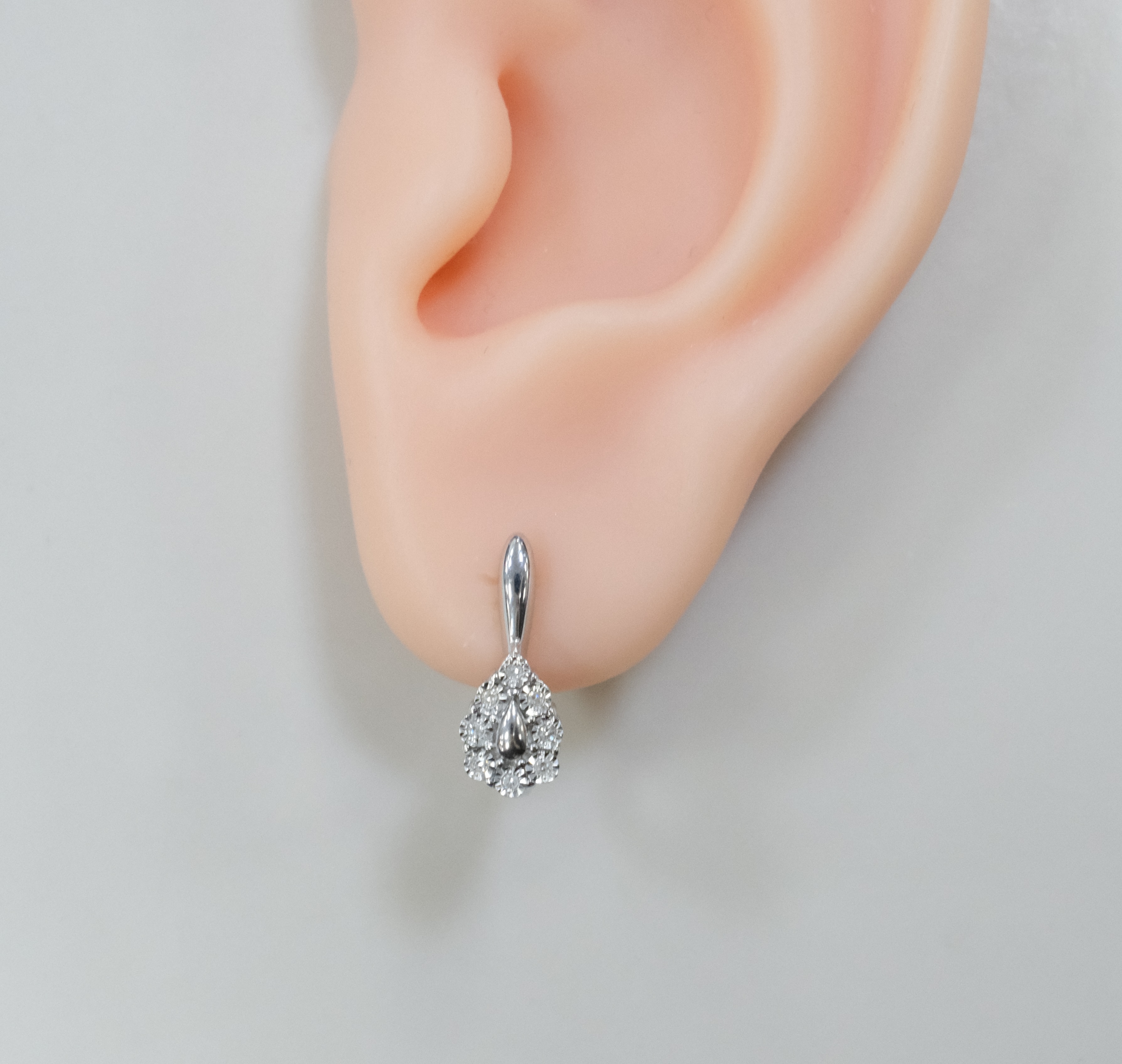Серебряные серьги с бриллиантами